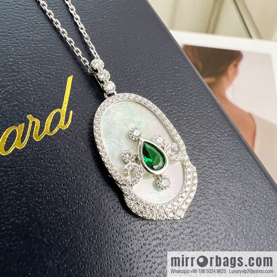 Chopard HAPPY DIAMONDS ICONS oval necklace