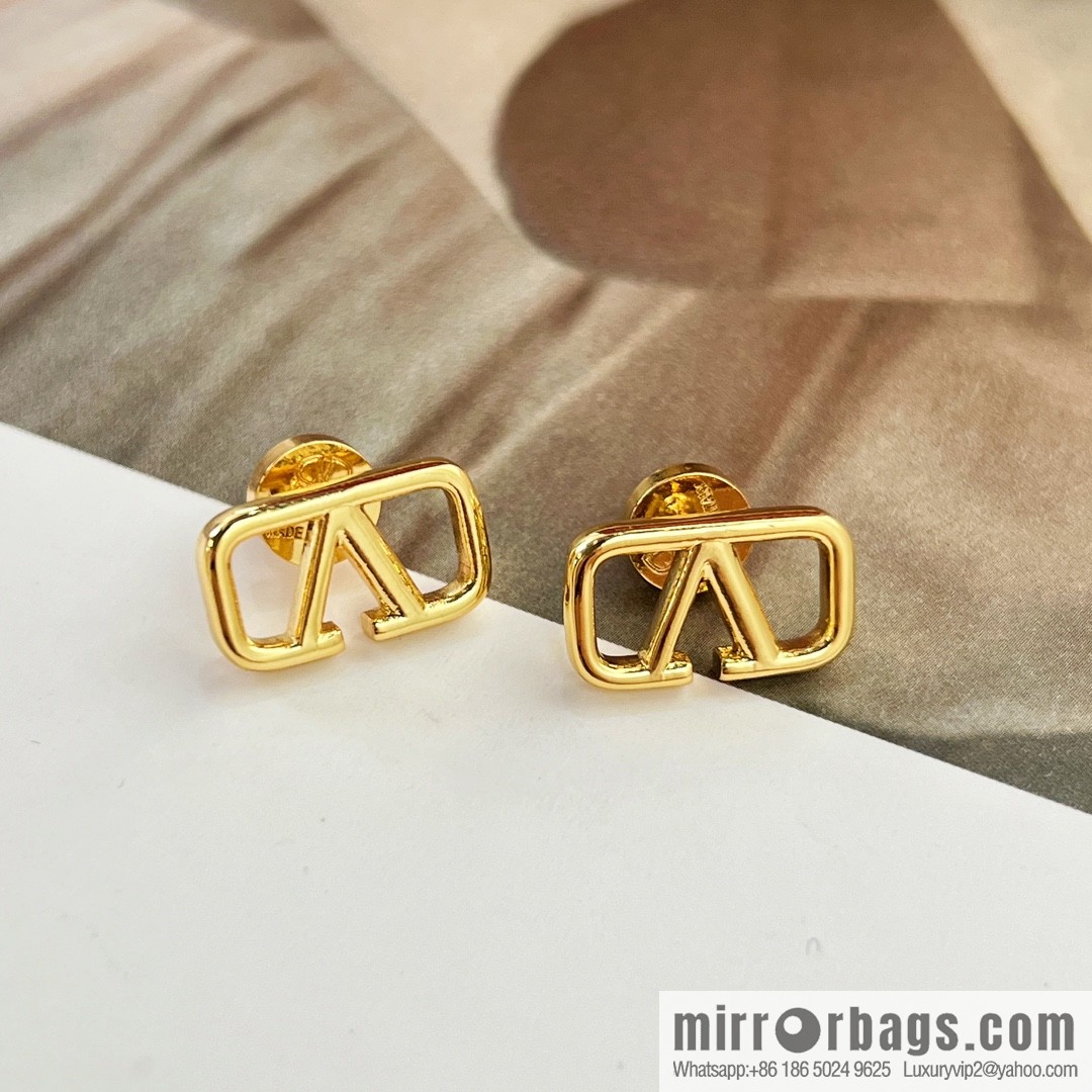 New ☑️ Valentino gold earrings