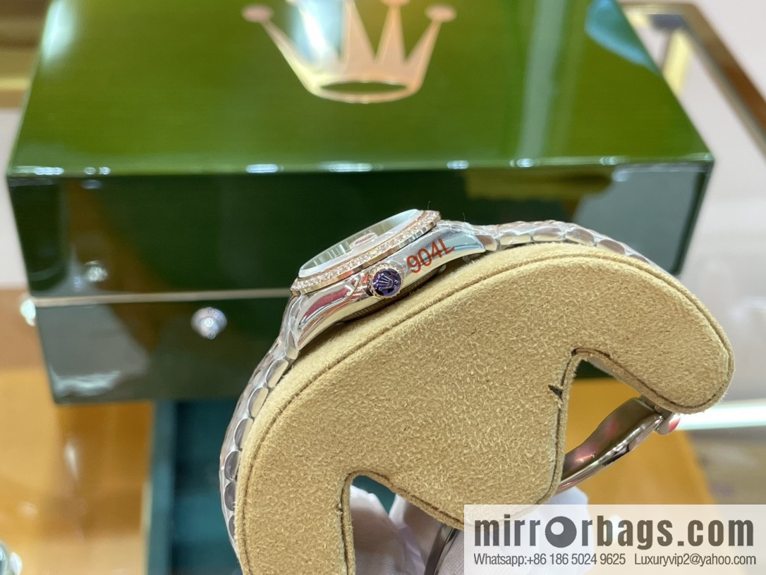 Top quality, highest quality, log 28mm