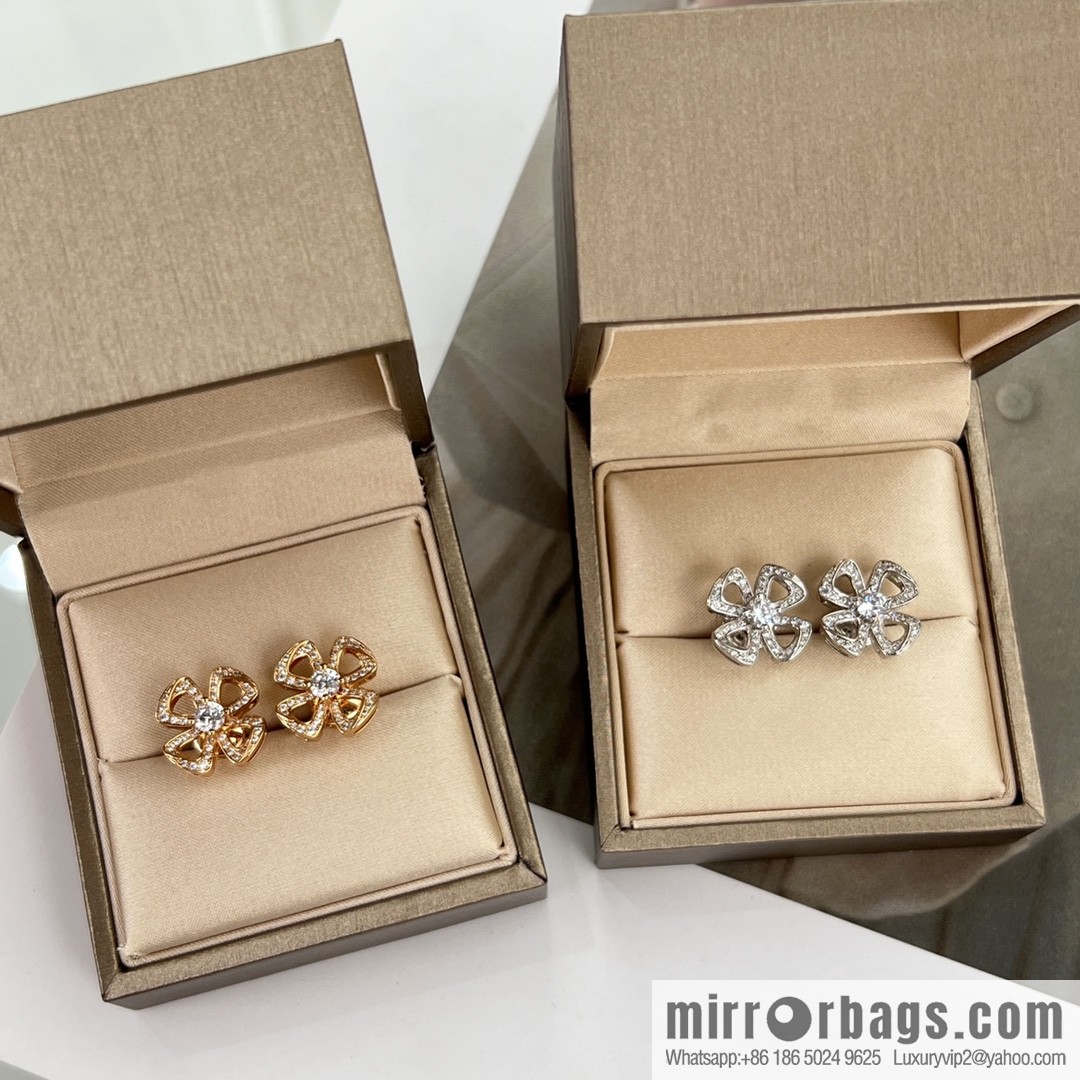 BVLGARI Bulgari series, four-leaf clover stud earrings