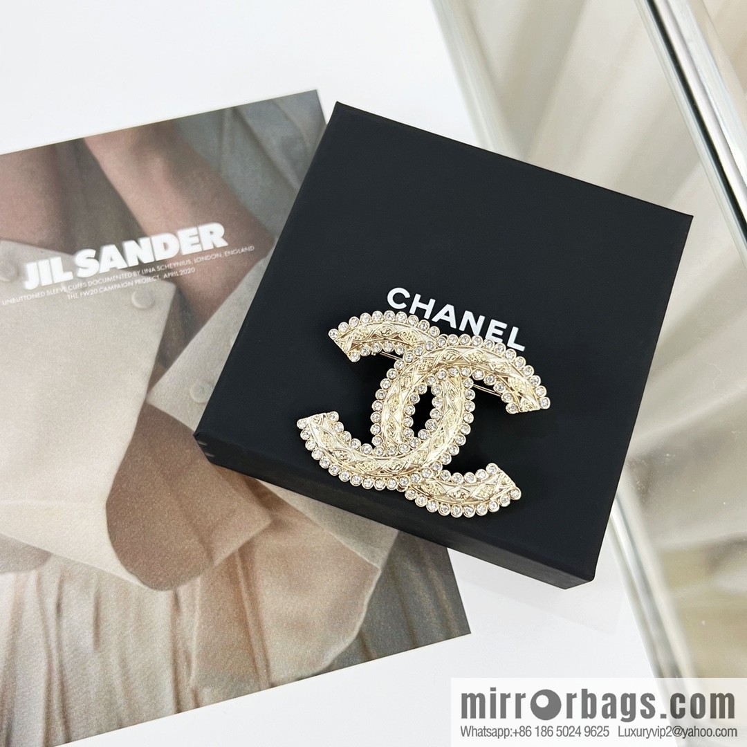 New ☑️ Chanel double c gold brooch