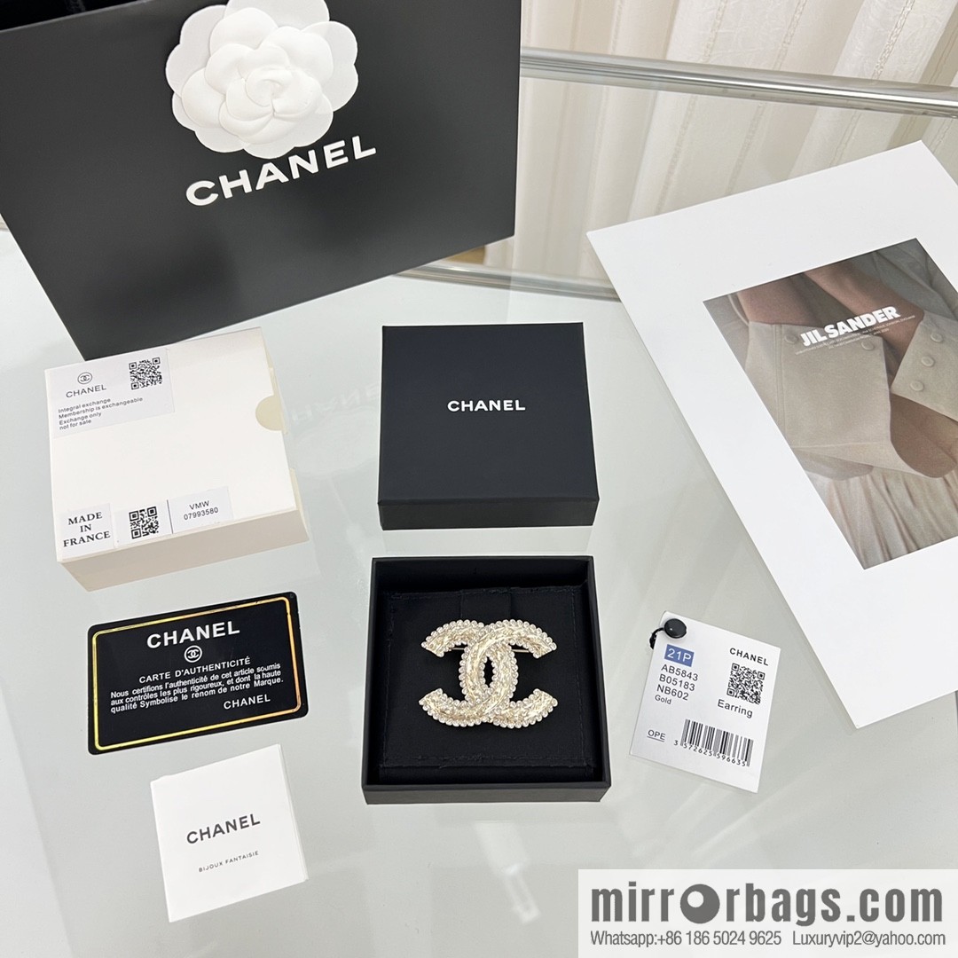 New ☑️ Chanel double c gold brooch