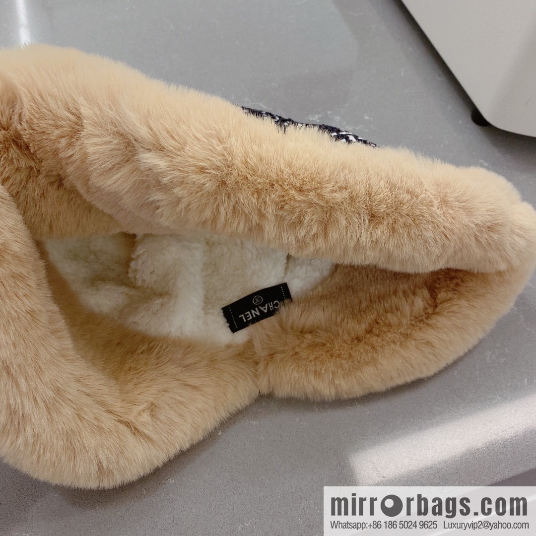 Chanel Chanel autumn and winter new plaid bucket hat