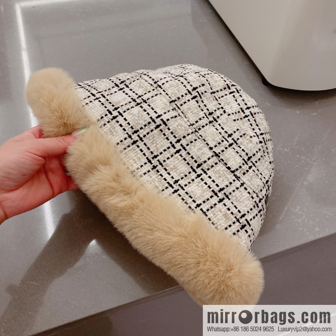 Chanel Chanel autumn and winter new plaid bucket hat