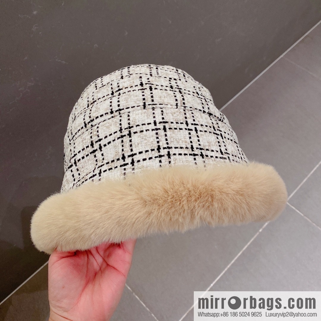 Chanel Chanel autumn and winter new plaid bucket hat