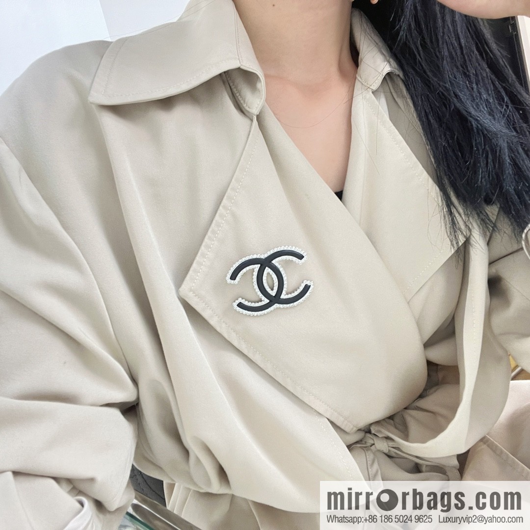 New ☑️ Chanel double c black leather full diamond brooch