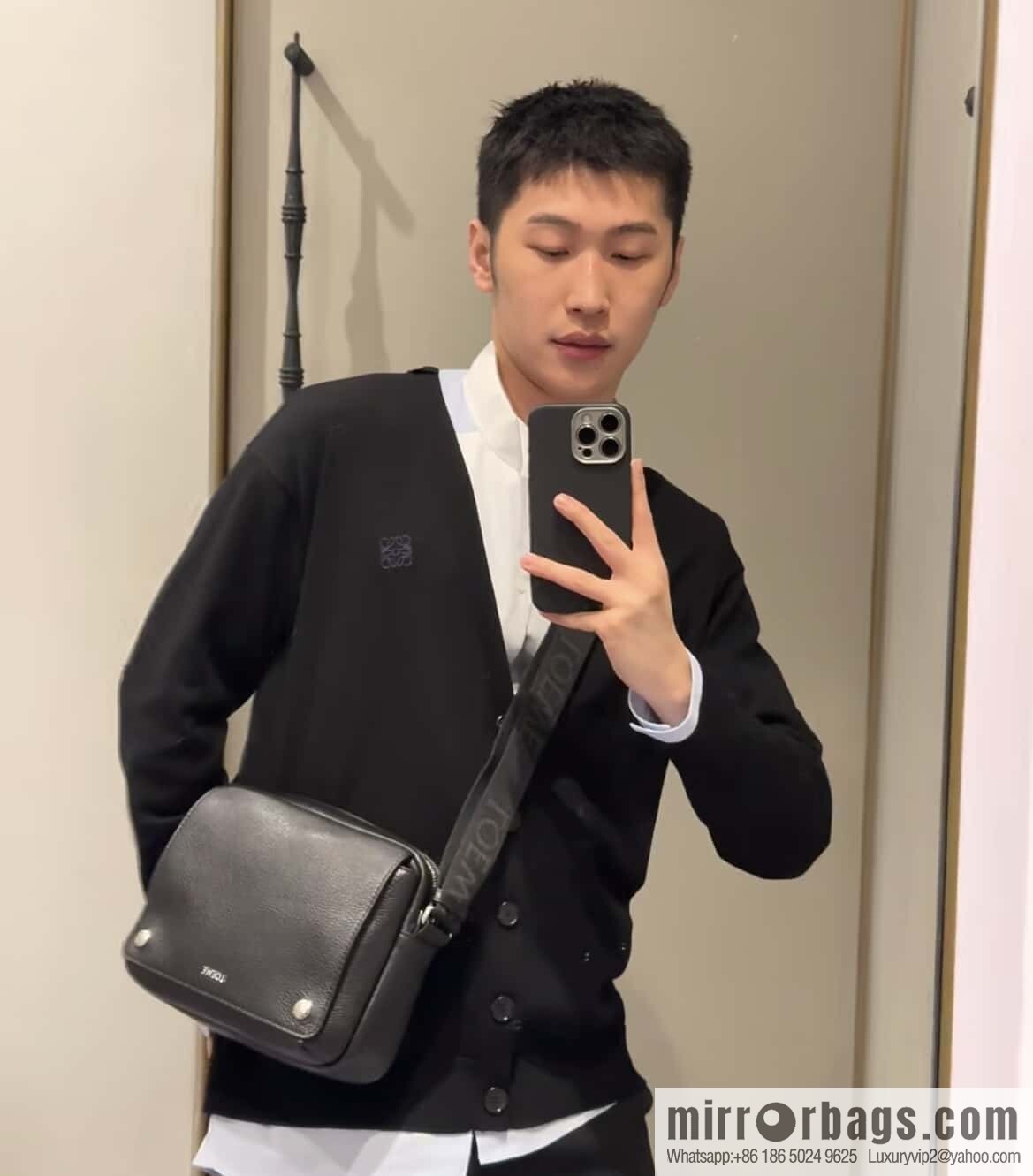 LOEWE Latest | Pebble Messenger Bag 0522 Black