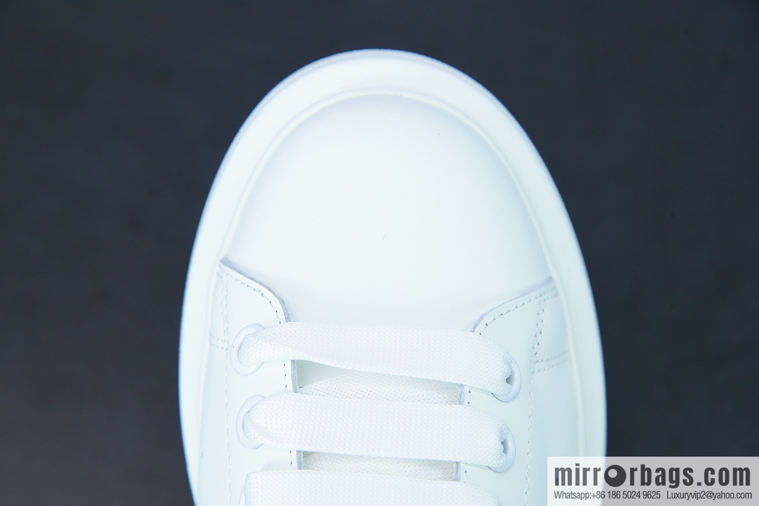 Alexander McQueen/Alexander McQueen, haze blue tail muffin shoes, thick sole heightening white shoes 0Y7H4