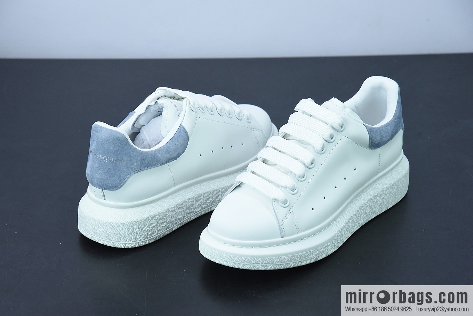 Alexander McQueen/Alexander McQueen, haze blue tail muffin shoes, thick sole heightening white shoes 0Y7H4