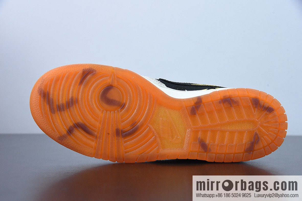 H03G5 pure original version Nk SB Dunk Low CNY Year of the Tiger black yellow tiger pattern SB dunk series Vintage low-top board shoes, item number: DQ5351-001