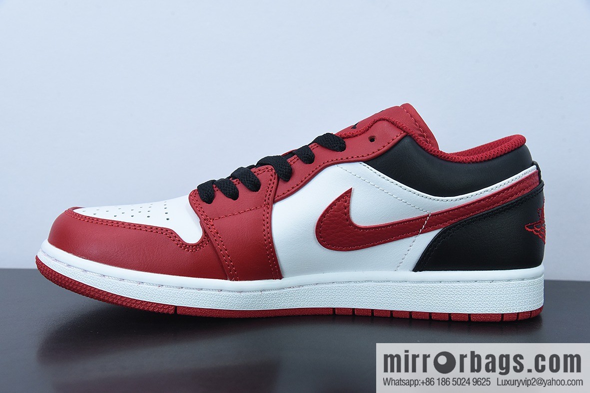 B09F3 AIR JORDAN 1 Low AJ1 Red, White and Black Vintage Basketball Shoes, Item Number: 553558-163