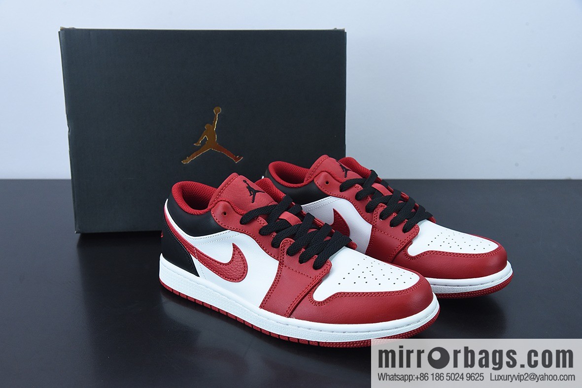 B09F3 AIR JORDAN 1 Low AJ1 Red, White and Black Vintage Basketball Shoes, Item Number: 553558-163