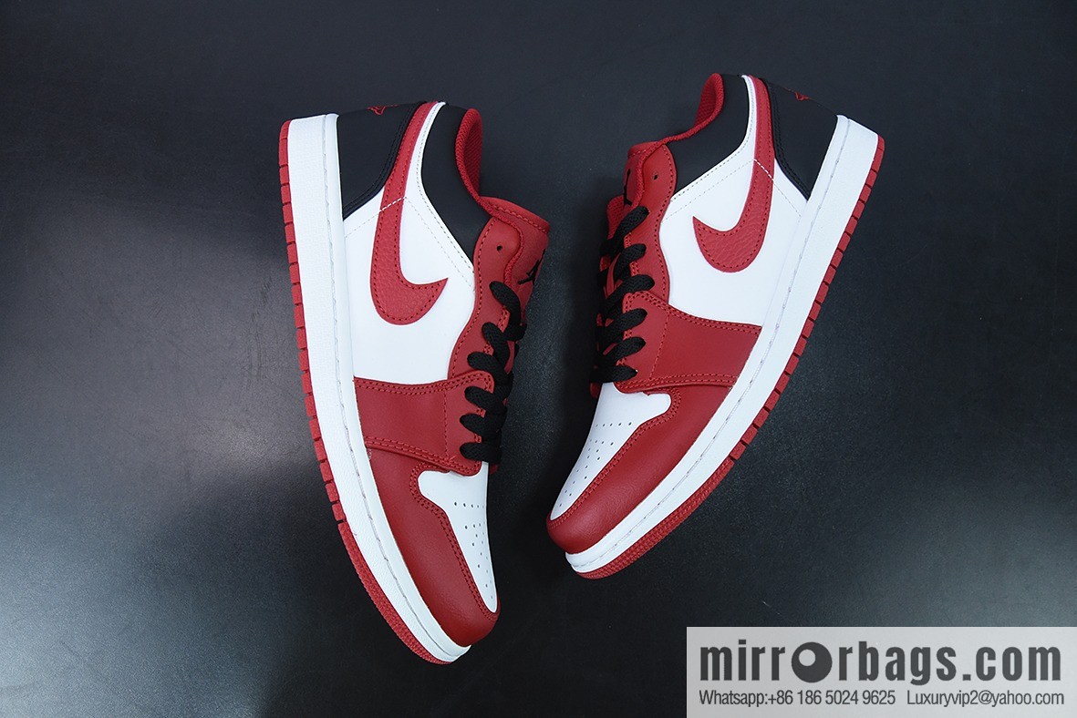 B09F3 AIR JORDAN 1 Low AJ1 Red, White and Black Vintage Basketball Shoes, Item Number: 553558-163