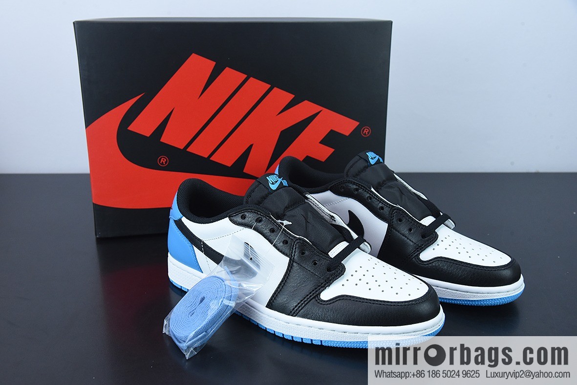 D0F5S4 pure original Air Jordan AJ1 Low OG black and blue toe low top, item number: CZ0790-104