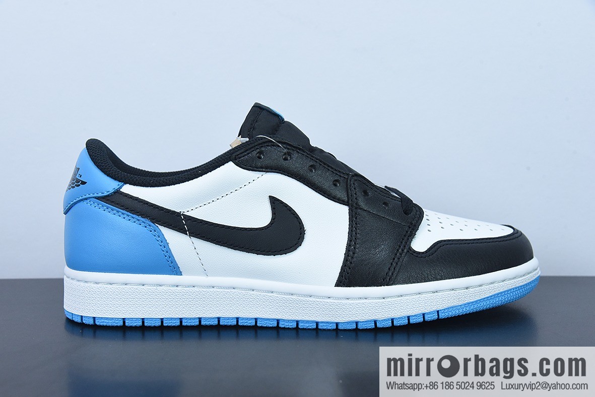 D0F5S4 pure original Air Jordan AJ1 Low OG black and blue toe low top, item number: CZ0790-104