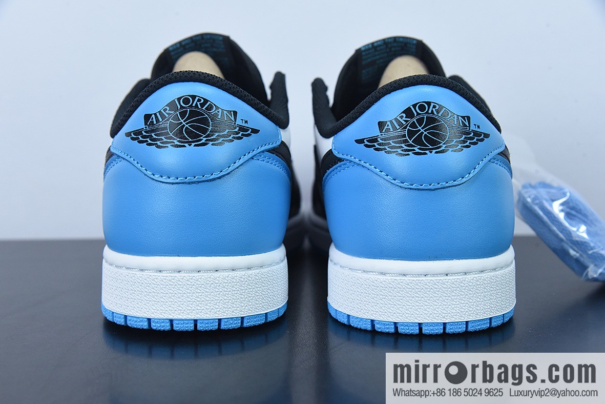D0F5S4 pure original Air Jordan AJ1 Low OG black and blue toe low top, item number: CZ0790-104