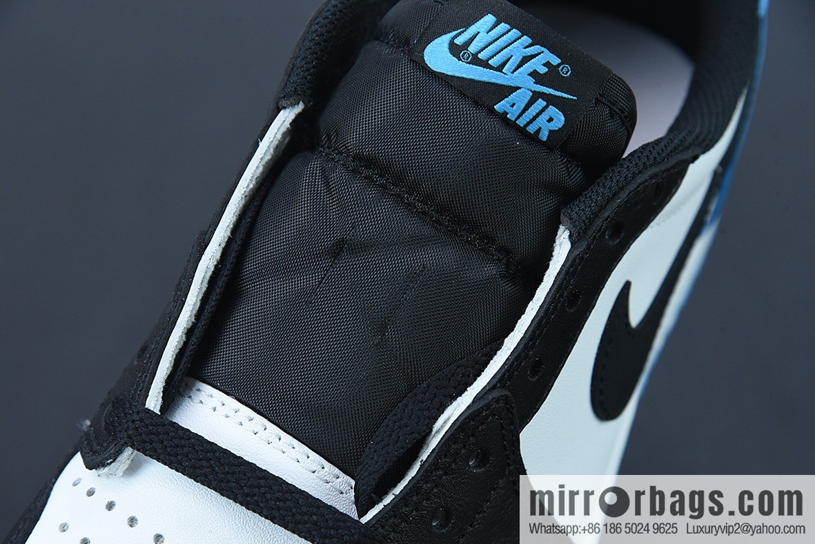 D0F5S4 pure original Air Jordan AJ1 Low OG black and blue toe low top, item number: CZ0790-104