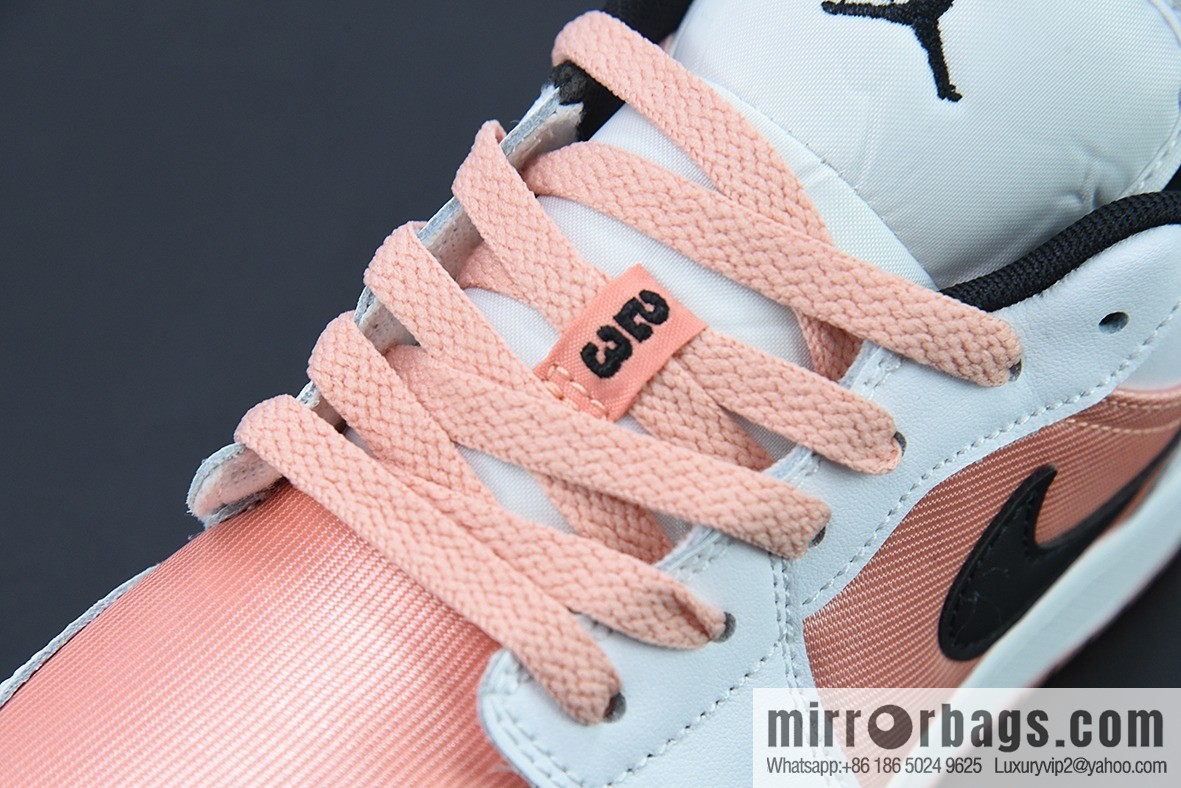 Air Jordan 1 Low white powder black aj1 low help series item number: DM8960-801