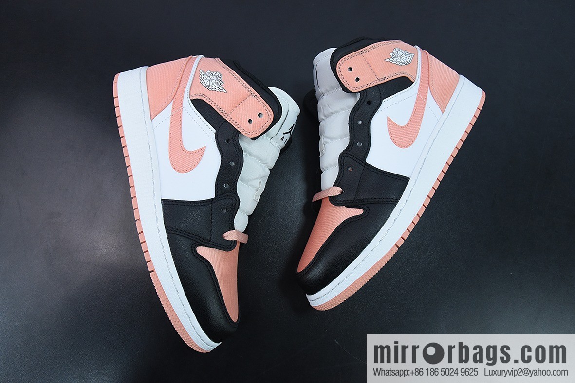 Air Jordan 1 Mid black and white powder aj1 middle help series item number: DM9077-108SIZE