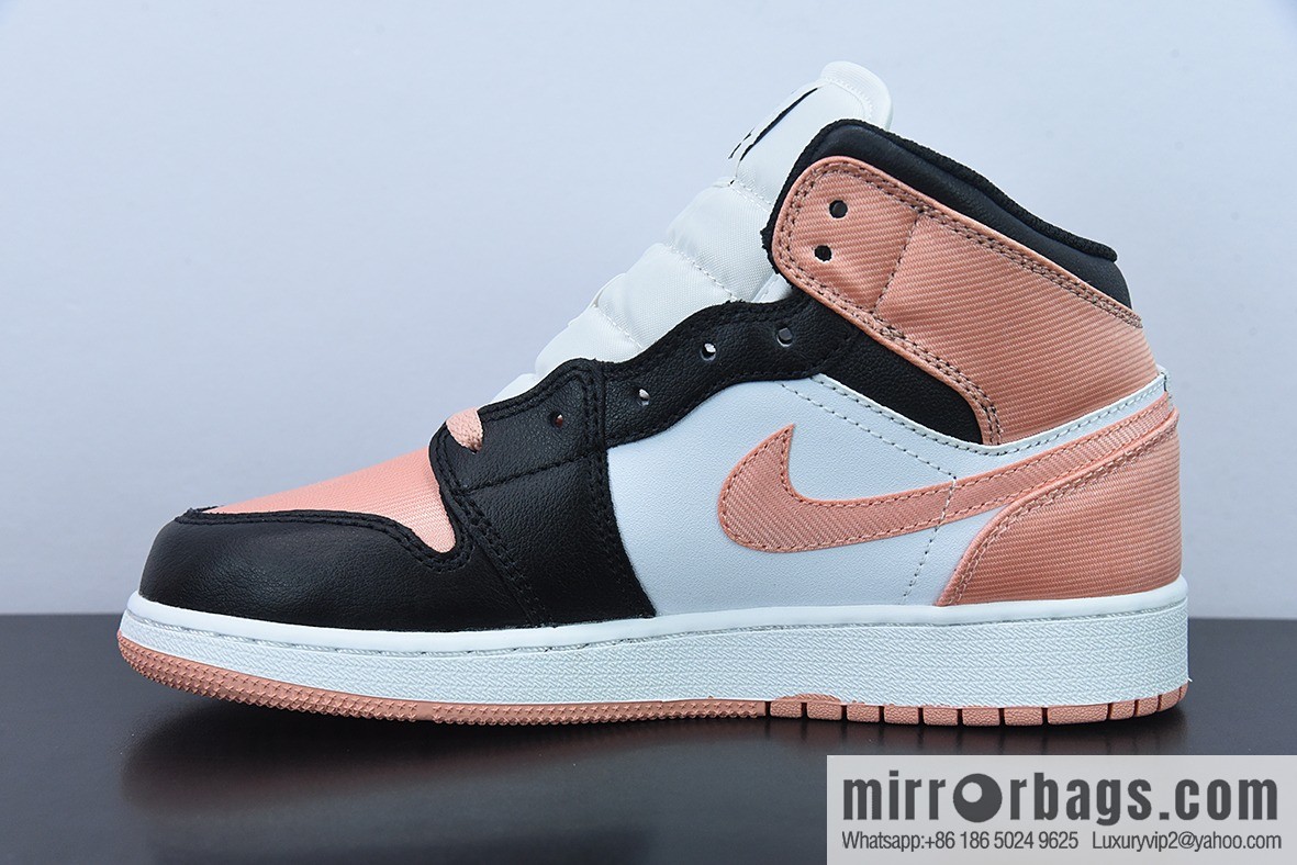 Air Jordan 1 Mid black and white powder aj1 middle help series item number: DM9077-108SIZE