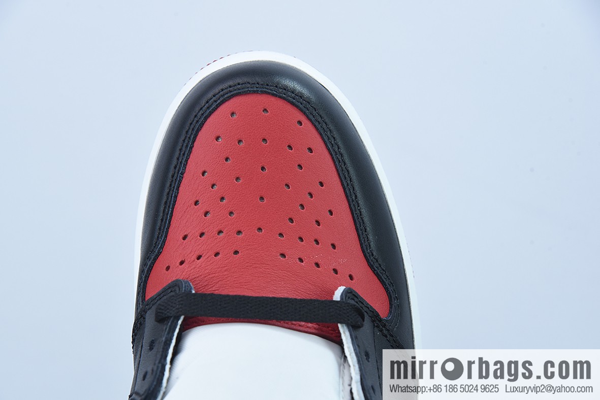 L00H6 Air Jordan 1 TOP3 AJ1 black and red mandarin duck AJ1 high-top basketball shoes, item number: 555088-026