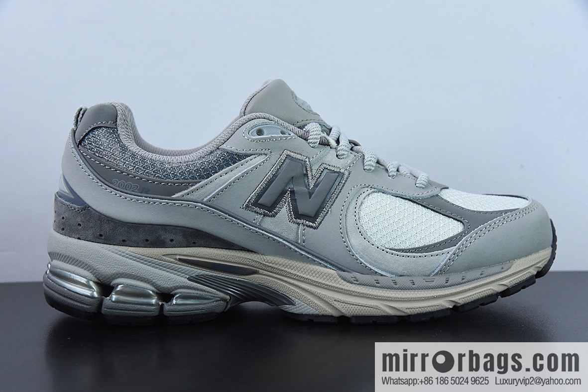 New Balance ML2002 Series Vintage Daddy Style Unisex Casual Shoes Couple Versatile Jogging Shoes Sports Men's Shoes Women's Shoes M2002RVC
