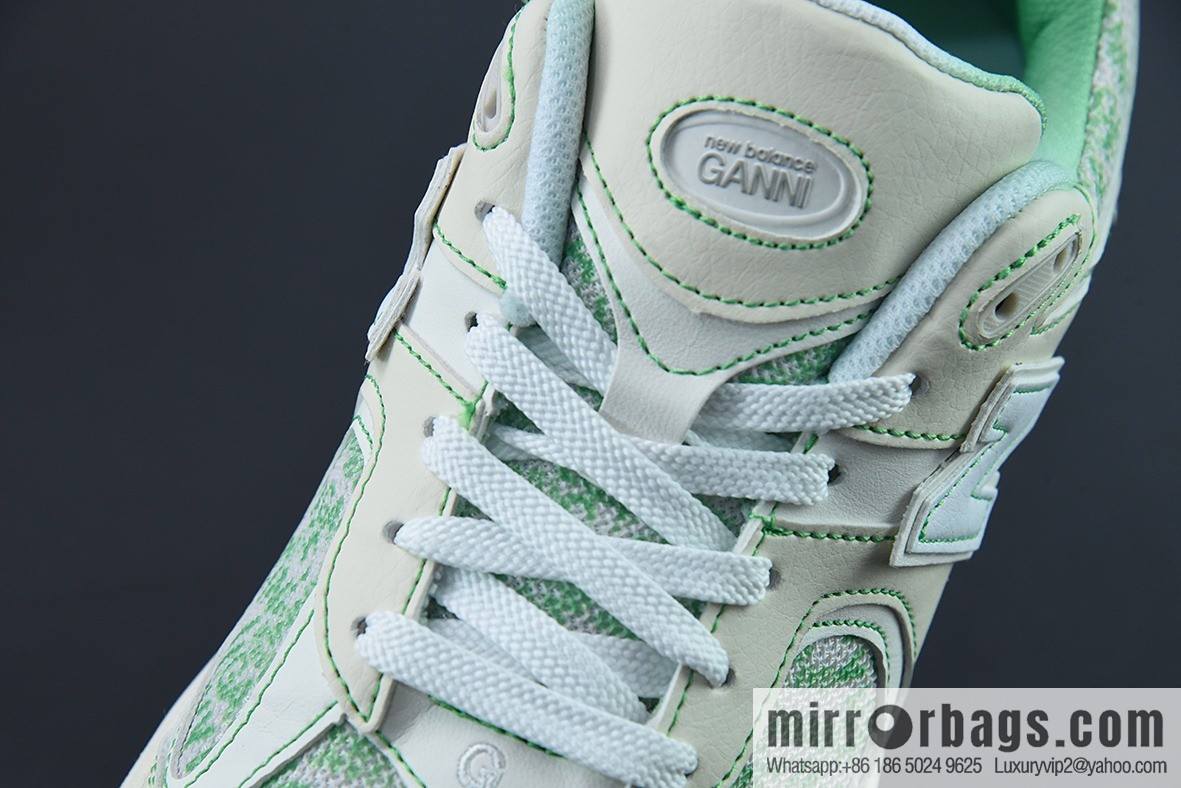 New Balance ML2002 Series Vintage Daddy Style Unisex Casual Shoes Couple Versatile Jogging Shoes Sports Men's Shoes Women's Shoes M2002RGC