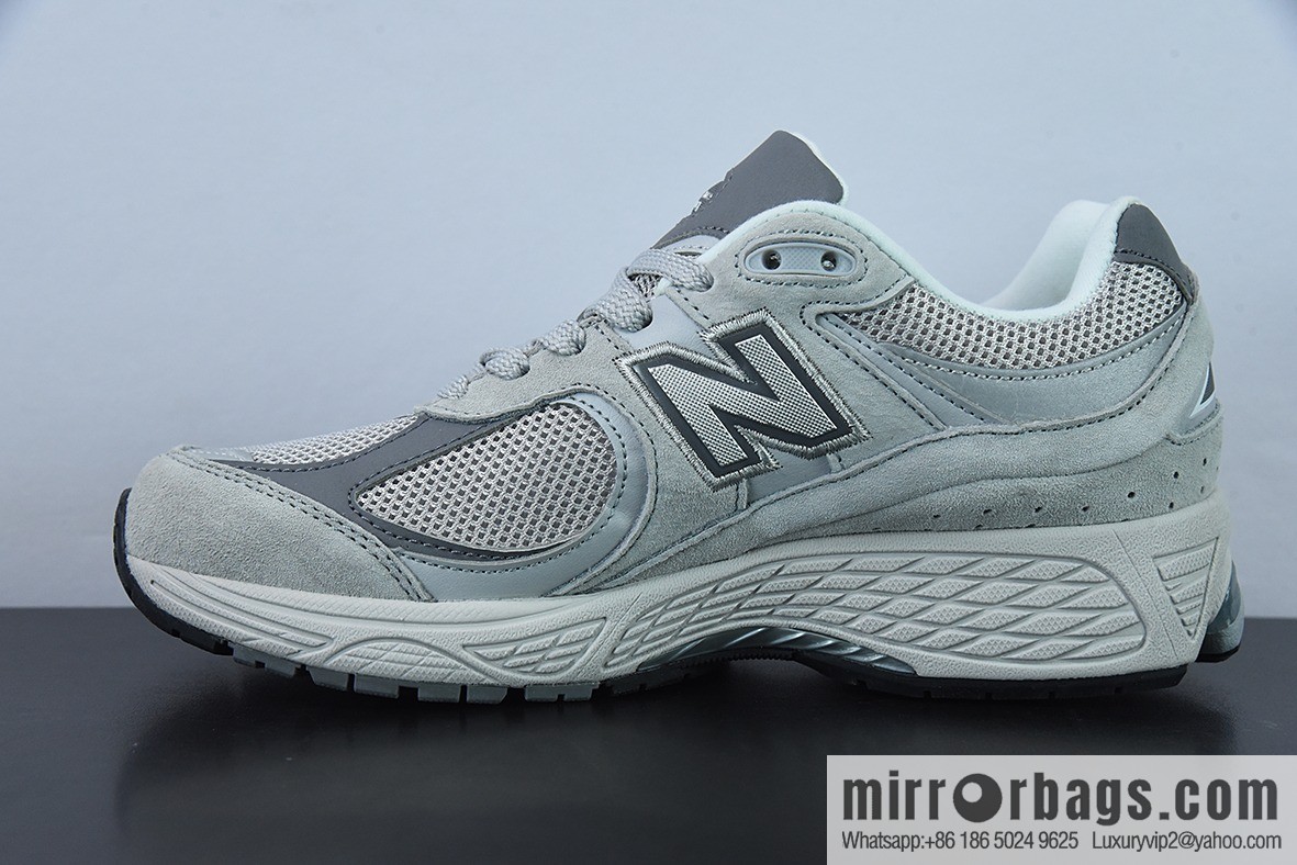New Balance ML2002 Series Vintage Daddy Style Unisex Casual Shoes Couple Versatile Jogging Shoes Sports Men's Shoes Women's Shoes ML2002RO