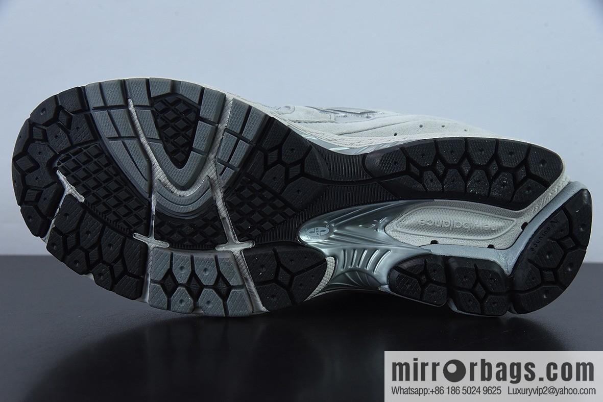 New Balance ML2002 Series Vintage Daddy Style Unisex Casual Shoes Couple Versatile Jogging Shoes Sports Men's Shoes Women's Shoes ML2002RO