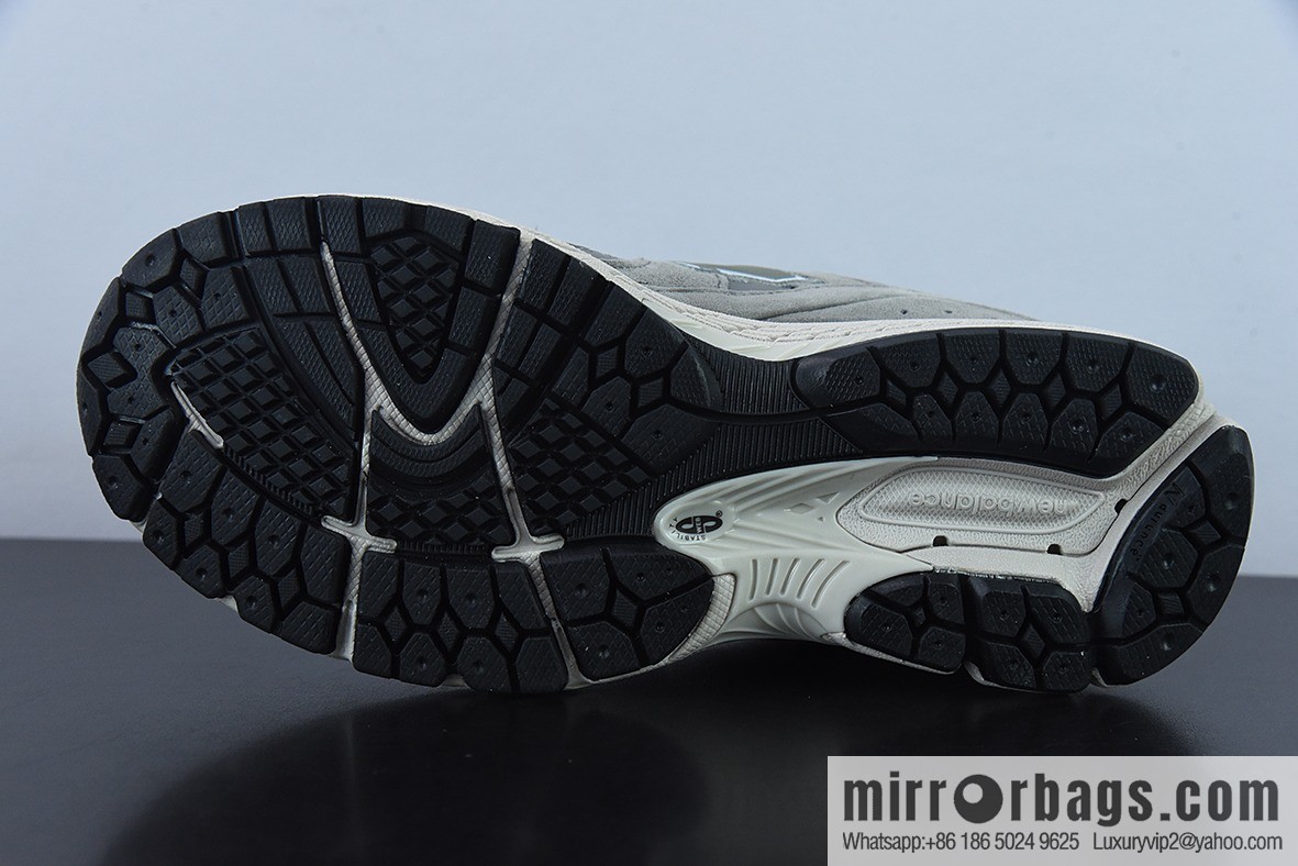 New Balance ML2002 Series Vintage Daddy Style Unisex Casual Shoes Couple Versatile Jogging Shoes Sports Men's Shoes Women's Shoes ML2002RC