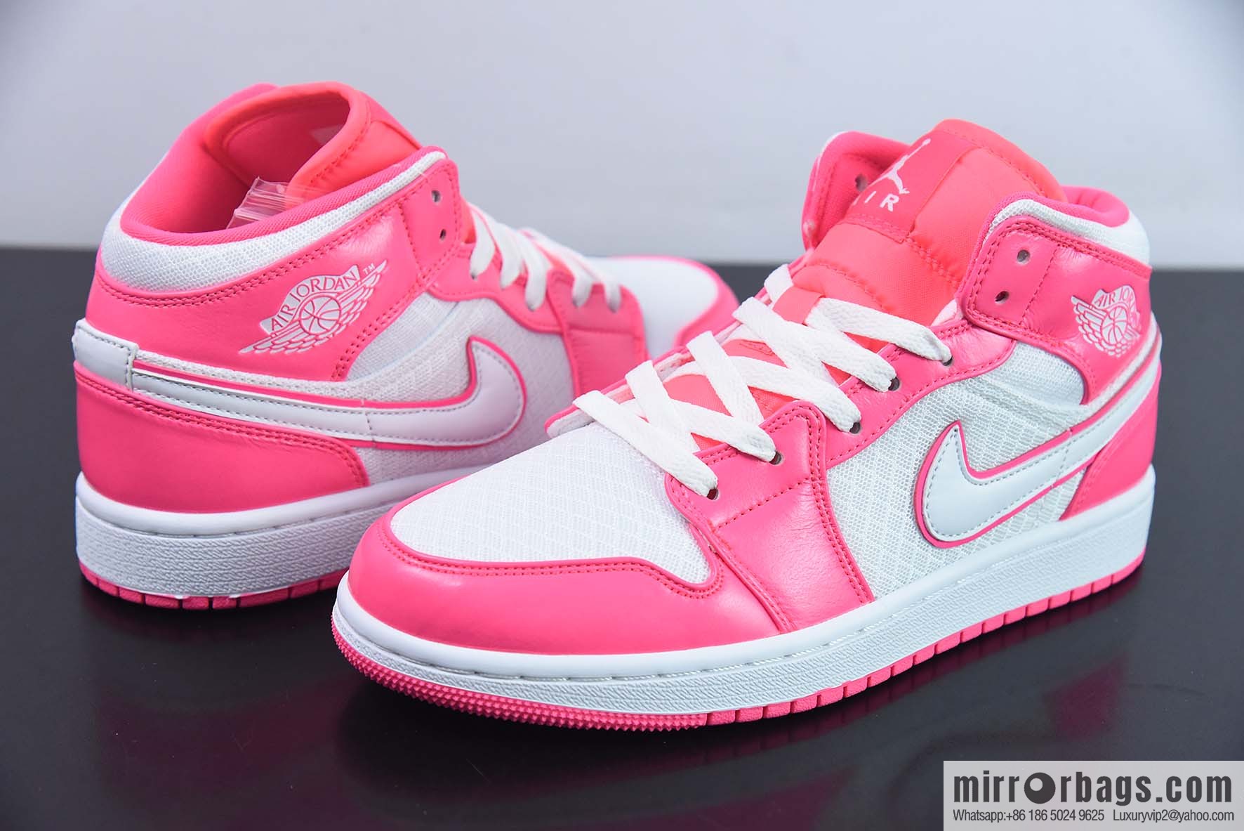 Air Jordan 1 Mid AJ1 Jordan 1st generation middle help basketball shoes/white powder, pink 2023 latest sale, item number: 555112-611