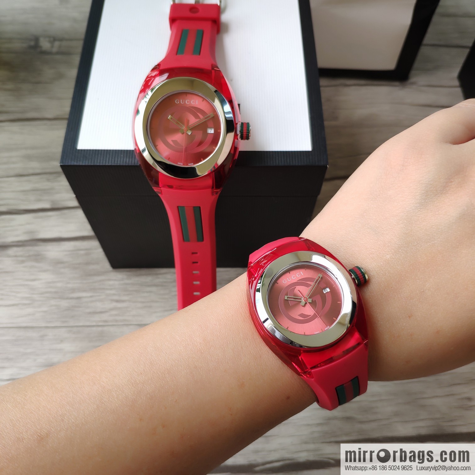 Gucci SYNC couple transparent quartz watch