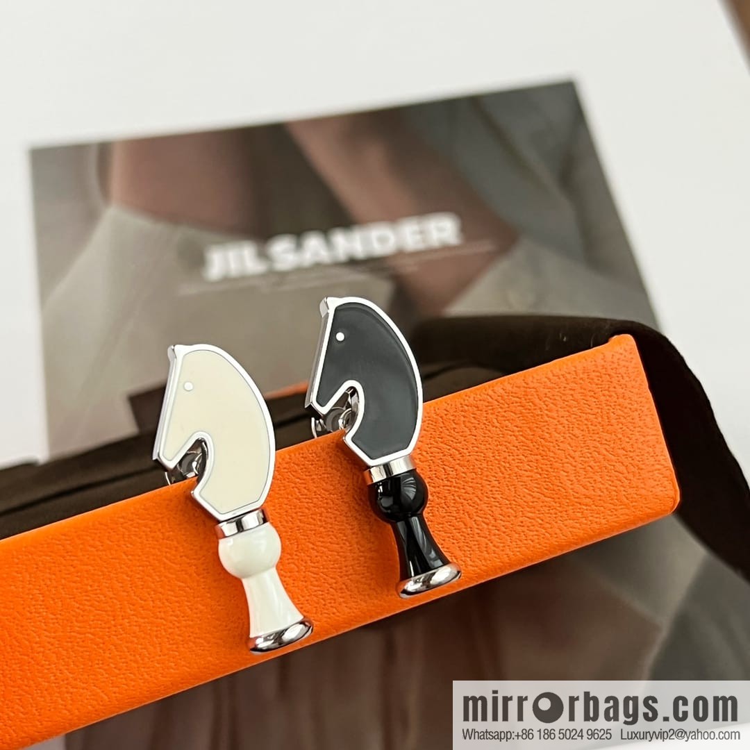 Hermès Cavalier, chess brooch