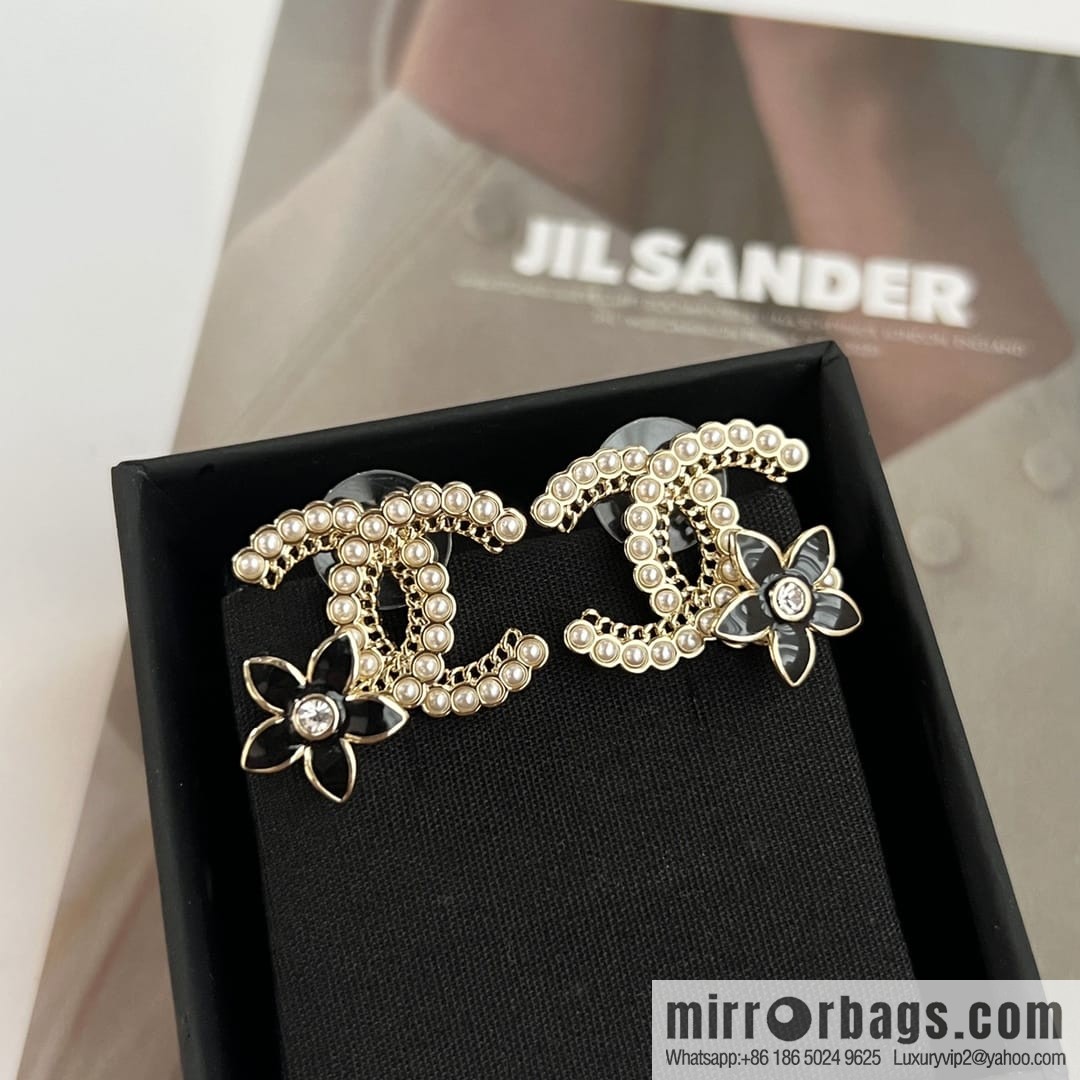 New Chanel c1 double c pearl black camellia stud earrings