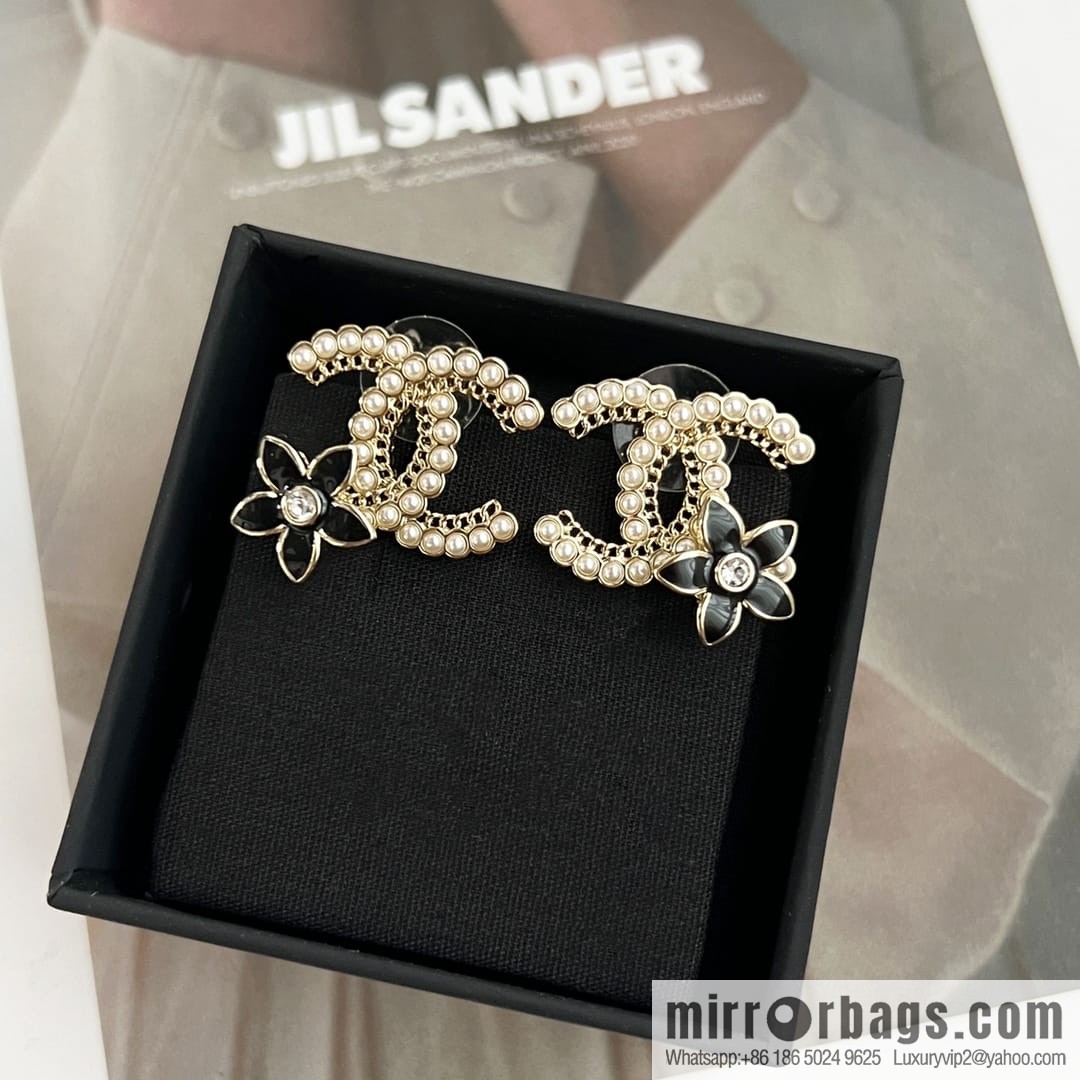 New Chanel c1 double c pearl black camellia stud earrings