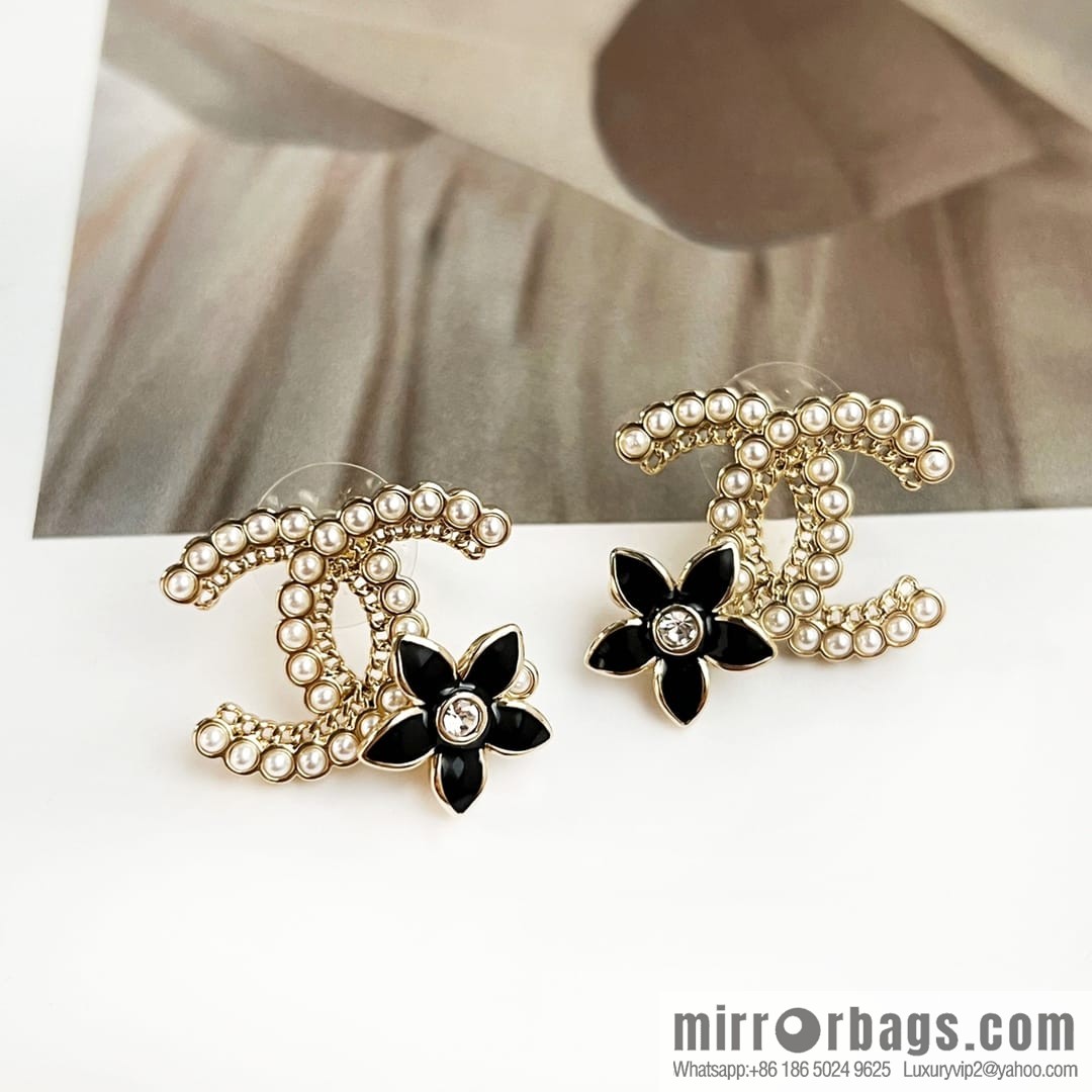 New Chanel c1 double c pearl black camellia stud earrings