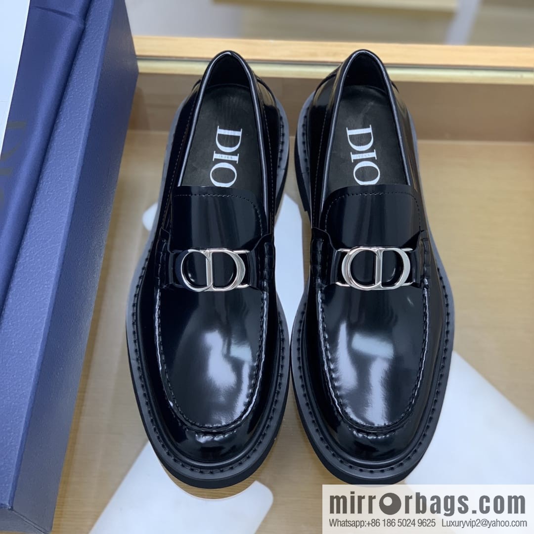 Dior selected leather to make men's loafers