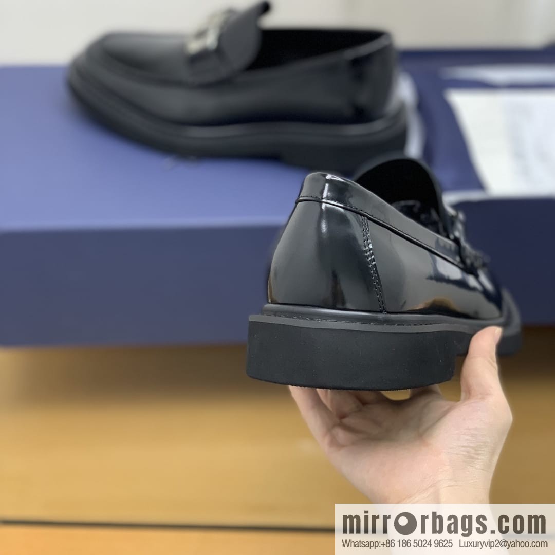 Dior selected leather to make men's loafers