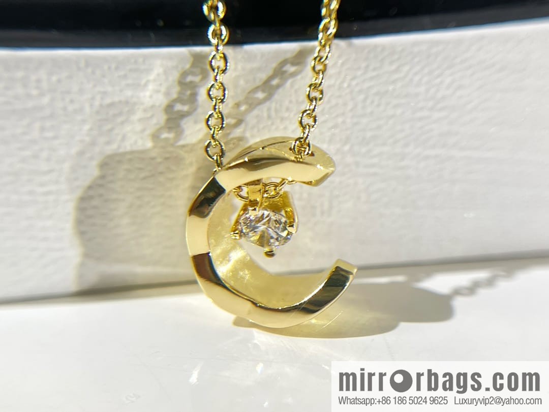 New ☑️ Chanel 2022 coco crush series water ice moon, moon necklace