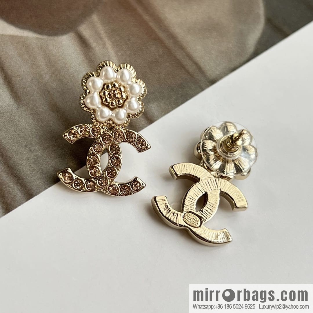 New ☑️ Chanel c2 double c pink diamond flower stud earrings