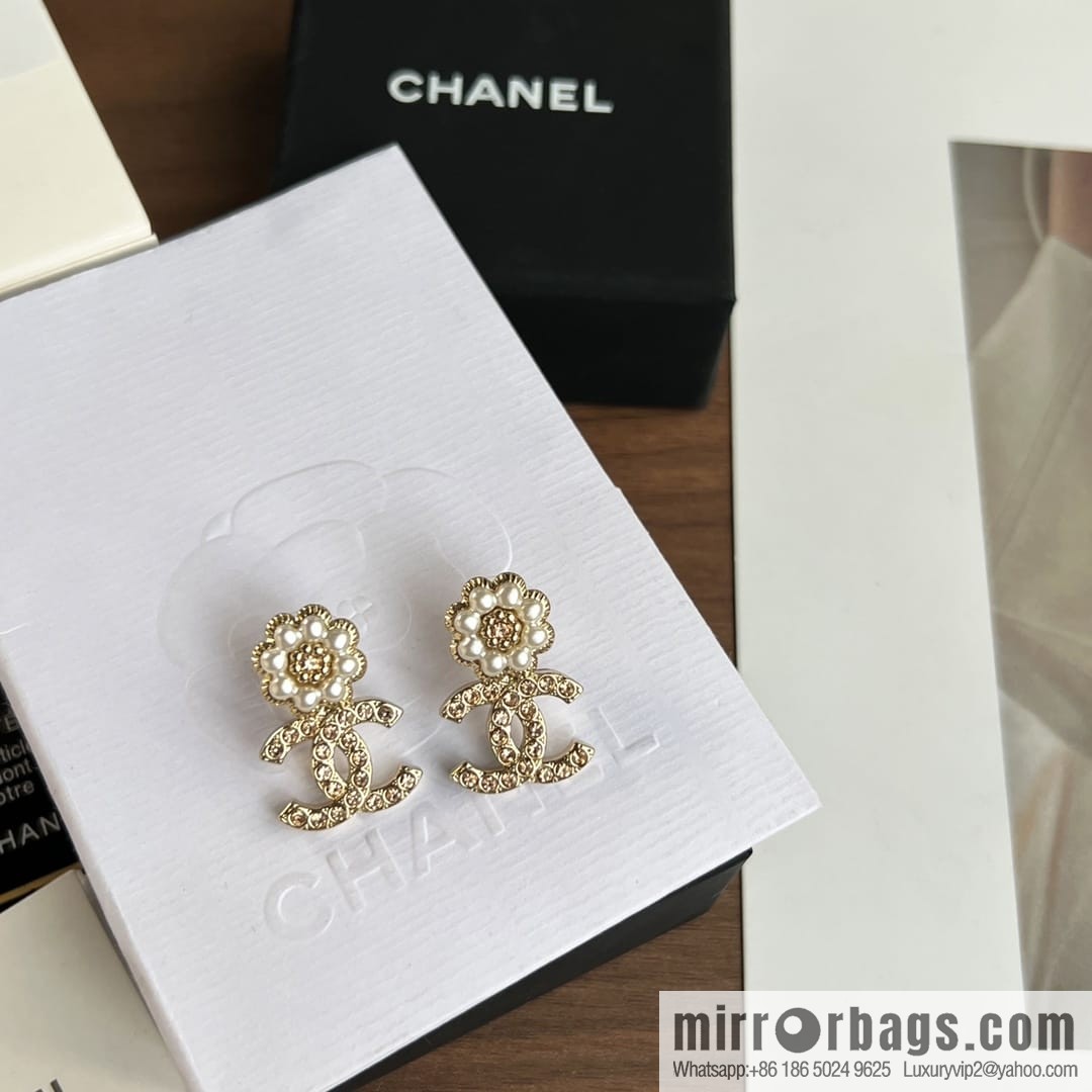 New ☑️ Chanel c2 double c pink diamond flower stud earrings
