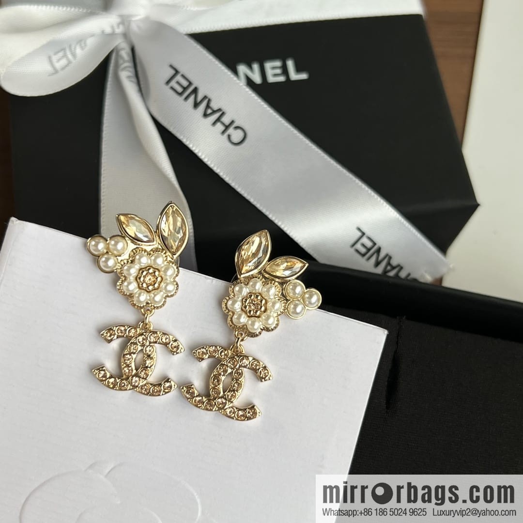 New ☑️ Chanel c2 double c pink diamond flower stud earrings