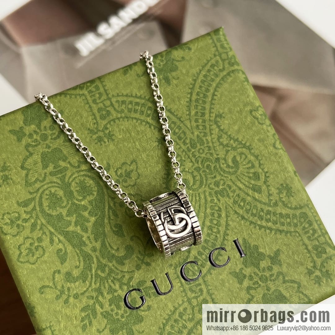 New Gucci Gucci His & Hers double G ring necklace