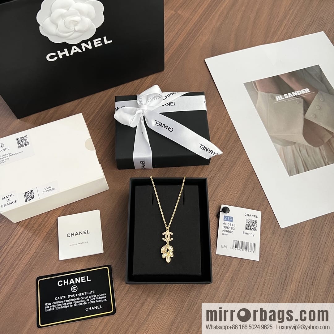 New ☑️ Chanel double c wheat ear gold leaf necklace