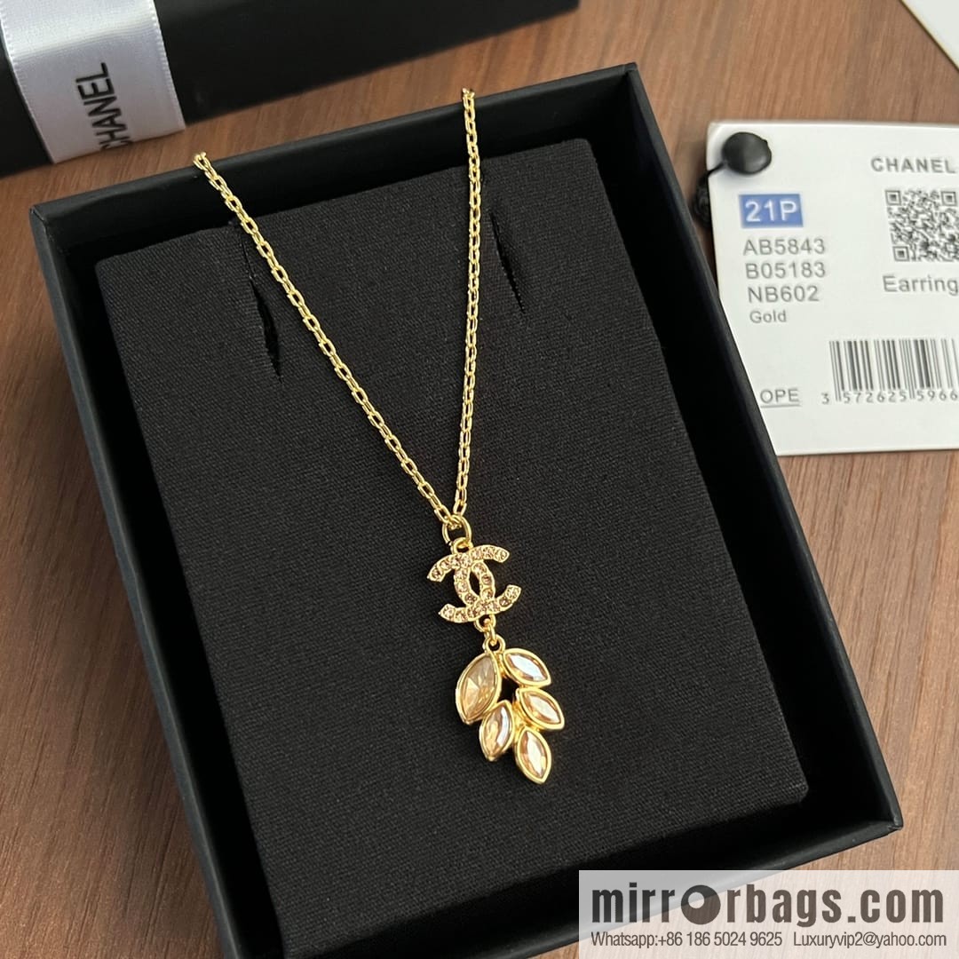 New ☑️ Chanel double c wheat ear gold leaf necklace