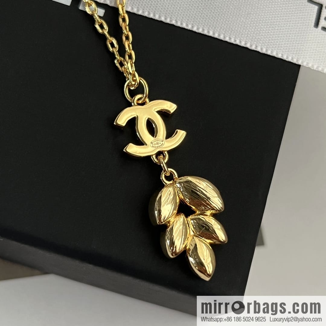New ☑️ Chanel double c wheat ear gold leaf necklace
