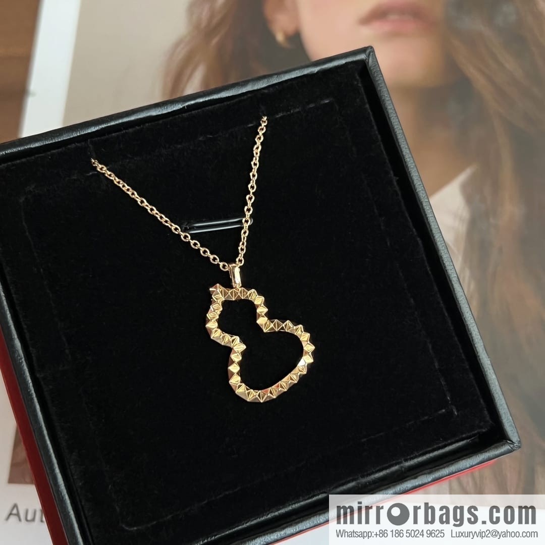 Qeelin 18 rose gold necklace