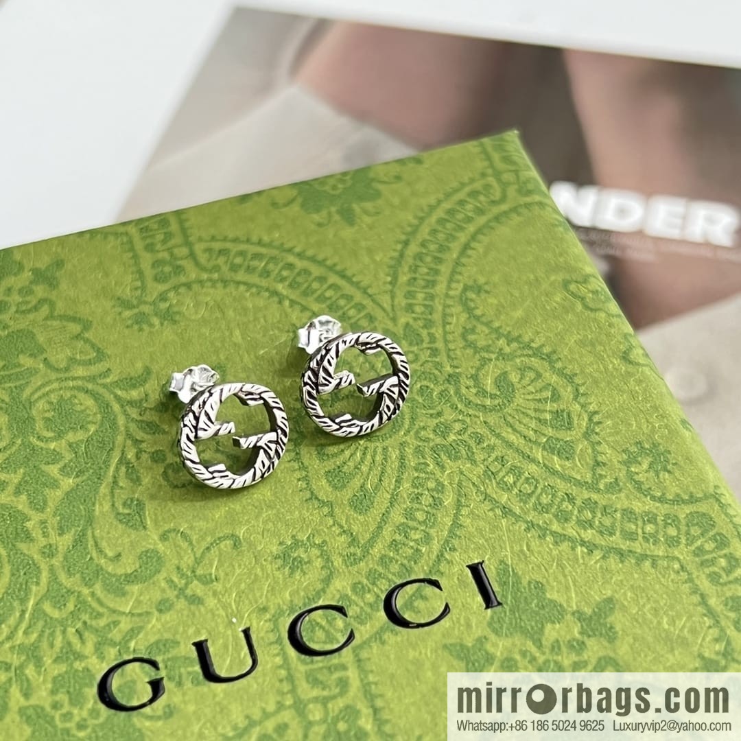 New Gucci Gucci double G stud earrings