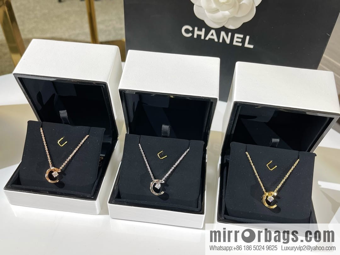 New ☑️ Chanel 2022 coco crush series water ice moon, moon necklace