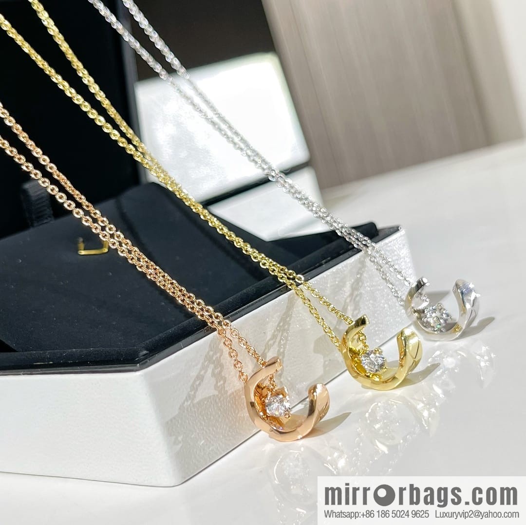 New ☑️ Chanel 2022 coco crush series water ice moon, moon necklace